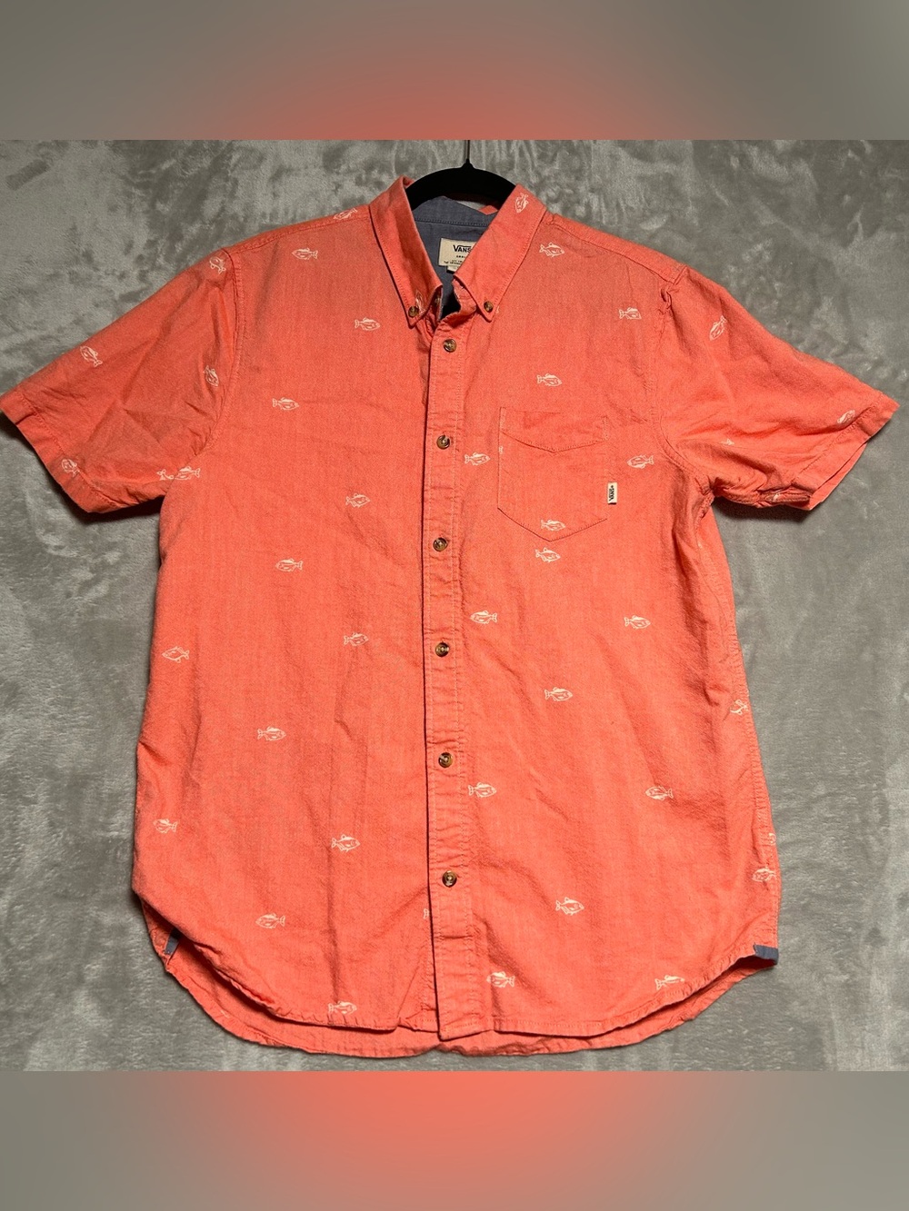 Vans Classic Fit Button Down Short Sleeve Shirt Men’s Small Fish Peach Pink - Picture 1 of 5